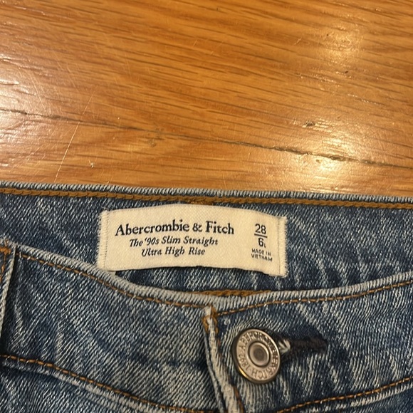 Abercrombie & Fitch the 90s slim straight ultra high rise jeans size 28/6L. - Picture 2 of 11
